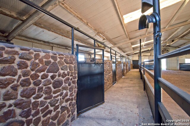 More Photos Of 5673 Stuart Rd, San Antonio Specialty For Sale