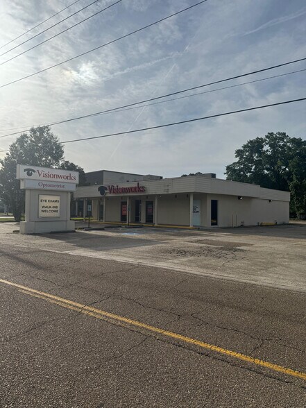 More Photos Of 9462 Florida Blvd, Baton Rouge General Retail For Sale