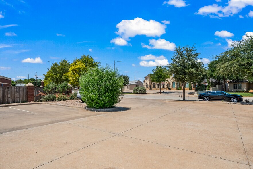 More Photos Of 7515 Quaker Ave, Lubbock Medical For Sale