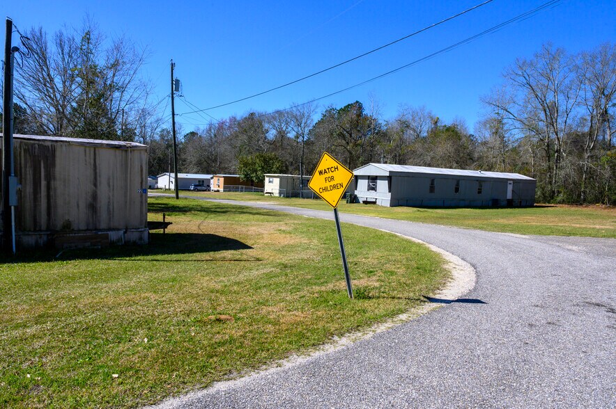 More Photos Of 100 Lunsford Cir, Opp Manufactured Housing Mobile Home Park For Sale