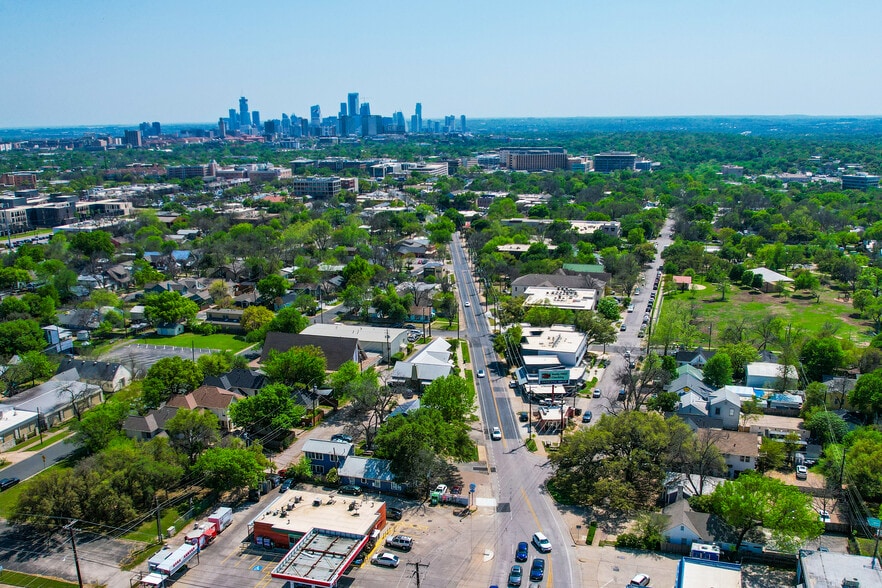 More Photos Of 4408-4412 Medical Pky, Austin Freestanding For Sale