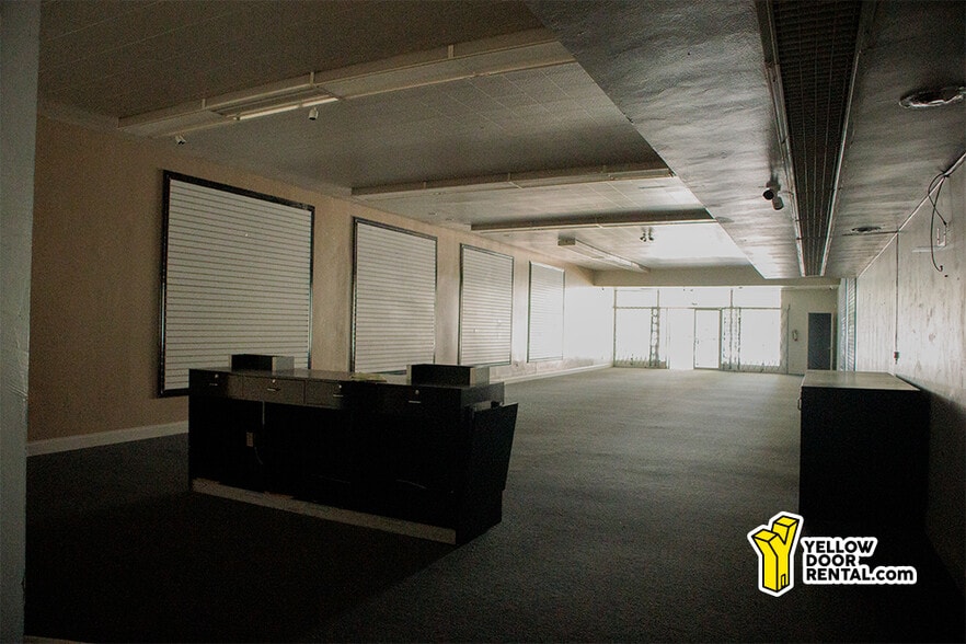More Photos Of 134 S K St, Tulare Storefront For Lease