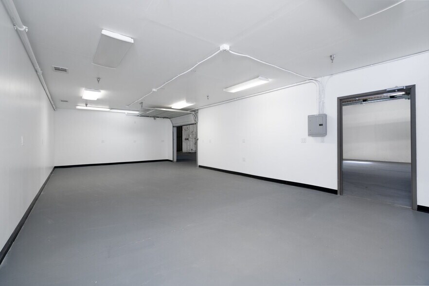 More Photos Of 320 Kentucky St, Bakersfield Manufacturing For Sale