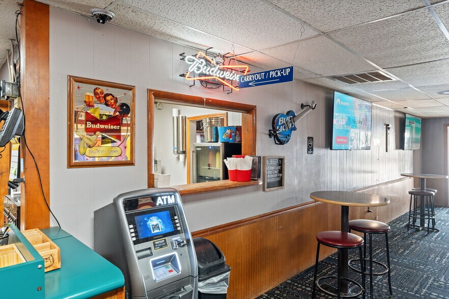 More Photos Of 1616 N Section St, Sullivan Sports And Entertainment For Sale