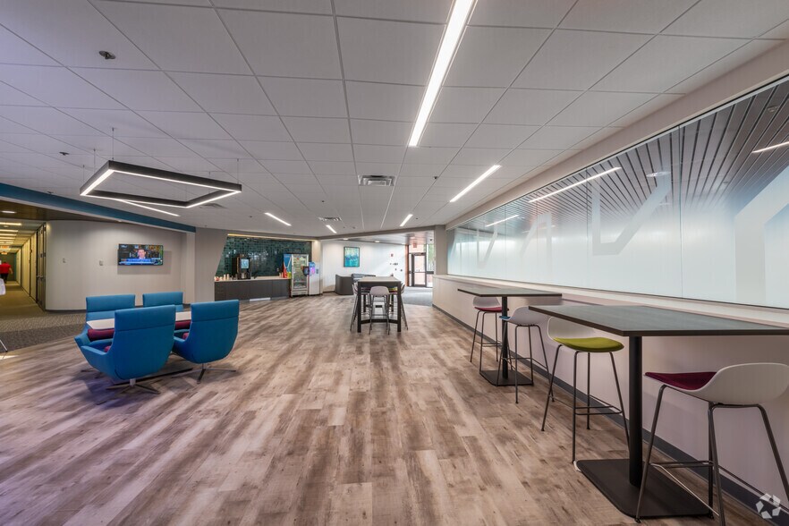 More Photos Of 20 Cabot Blvd, Mansfield Office For Lease