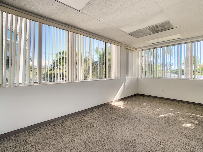 More Photos Of 777 SE 20th St, Fort Lauderdale Loft Creative Space For Lease