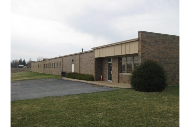 More Photos Of 1125 E 3rd St, Sandwich Warehouse For Sale