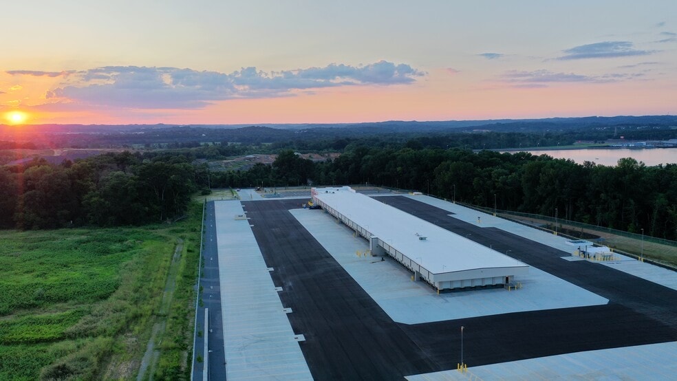 More Photos Of 790 Burnett rd, Old Hickory Industrial For Lease