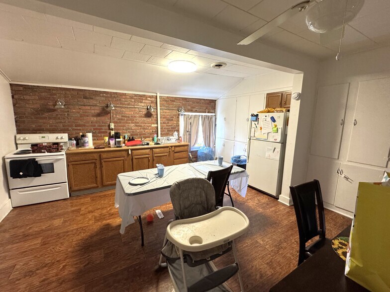 More Photos Of 28 Frederick St, Binghamton Office Residential For Sale