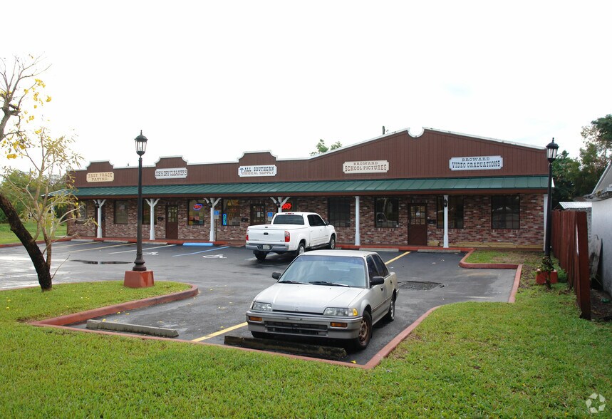 More Photos Of 4264-4280 Davie Rd, Fort Lauderdale Unknown For Lease