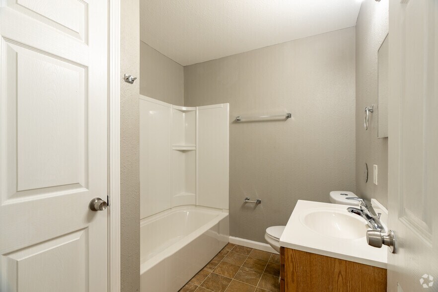 More Photos Of 5500-5602 Mable Ave, Saint Louis Apartments For Sale
