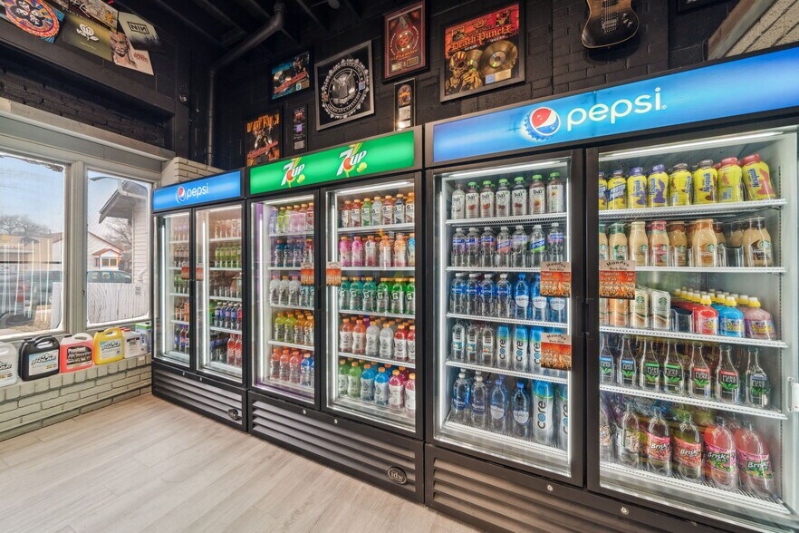 More Photos Of 901 W Pershing Blvd, Cheyenne Service Station For Sale