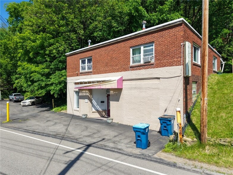 Primary Photo Of 5614 Verona Rd, Verona Office Residential For Sale