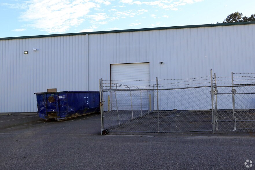 More Photos Of 4115 Dorchester Rd, North Charleston Warehouse For Lease