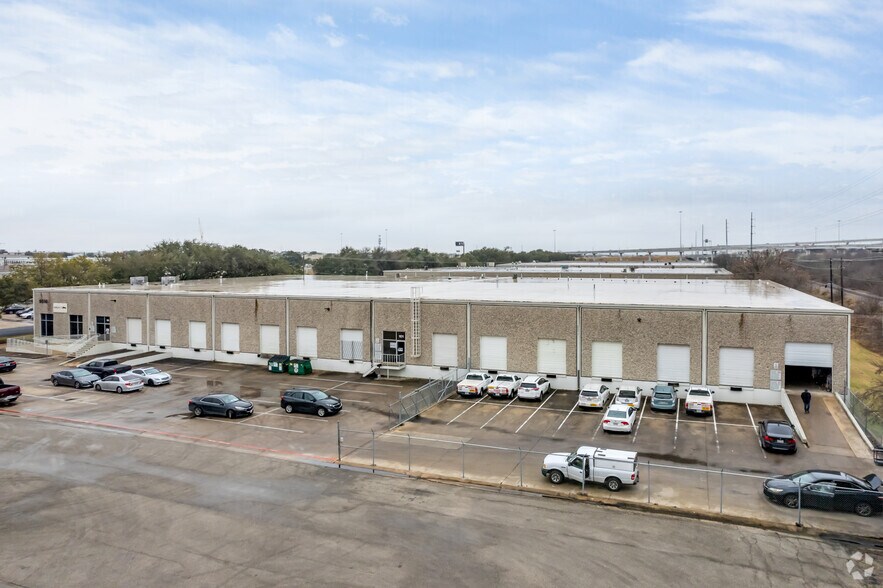 More Photos Of 9516 Neils Thompson Dr, Austin Warehouse For Lease
