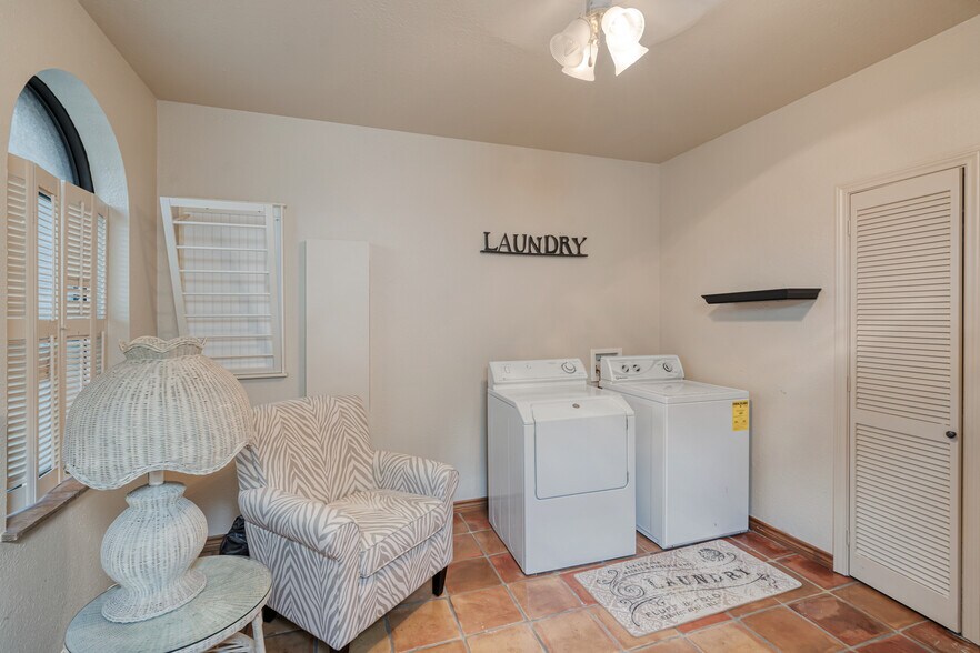 More Photos Of 505 Gilchrist Ln, Del Rio Specialty For Sale