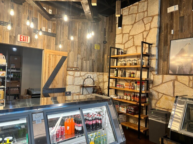 More Photos Of 13920 W Ronald Reagan Blvd, Leander Storefront For Lease