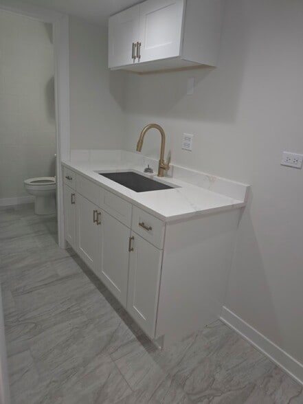 More Photos Of 4534-4536 W 63rd St, Chicago Storefront Retail Residential For Lease