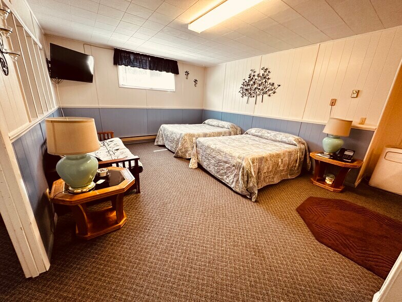 More Photos Of 107 E Main St, Bison Hotel For Sale