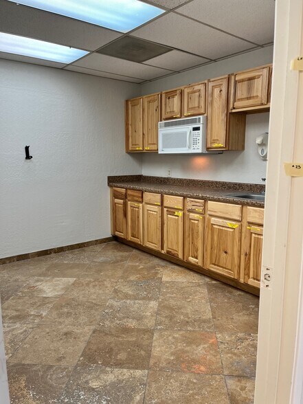 More Photos Of 1006 W Adams St, Phoenix Medical For Lease