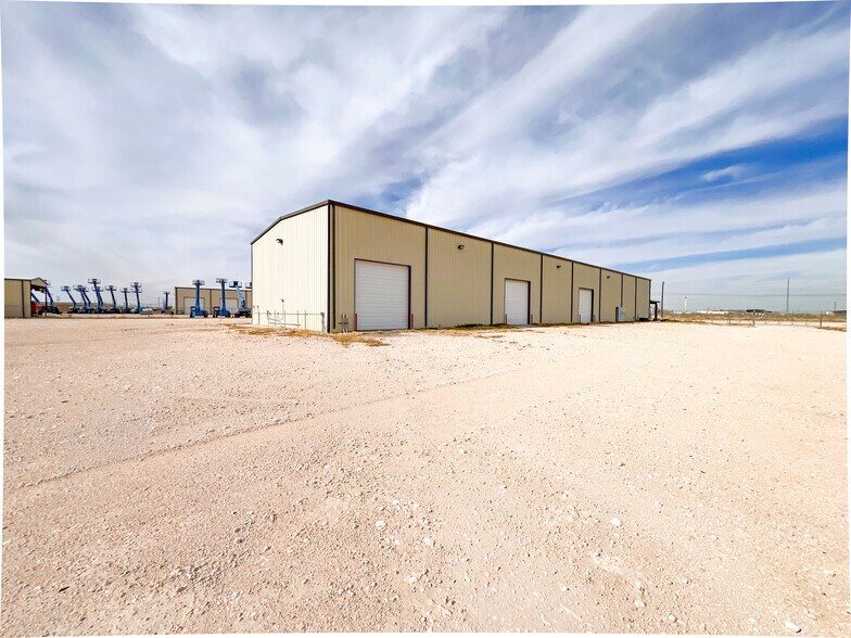 More Photos Of 9003 W County Road 130, Midland Warehouse For Lease