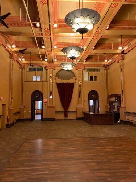 More Photos Of 318-320 Pearl St, Buffalo Storefront Retail Office For Lease