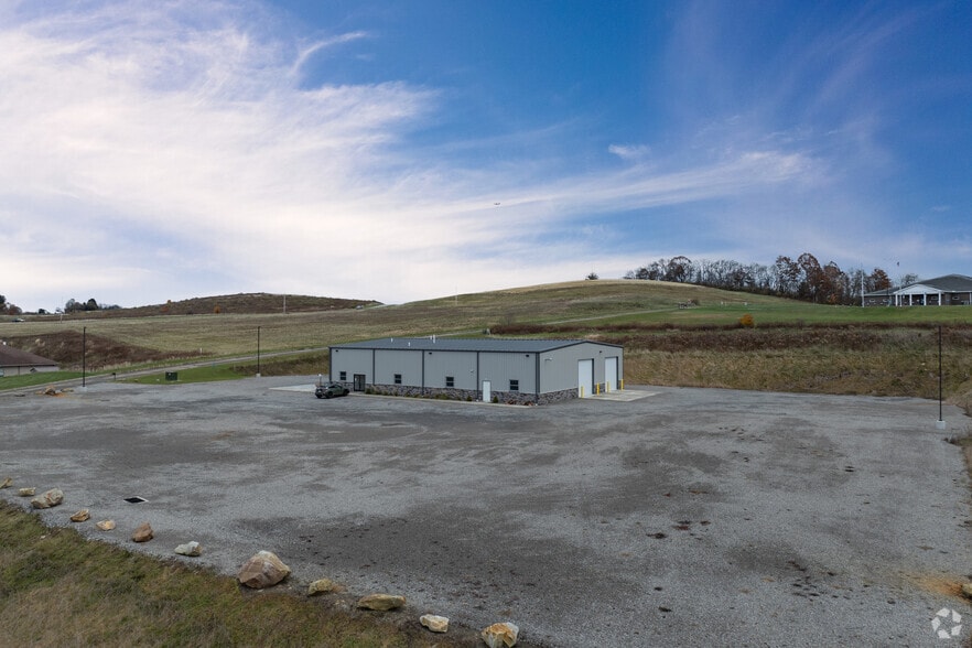 More Photos Of 100 Parkview Drive Ext, Kittanning Light Distribution For Sale