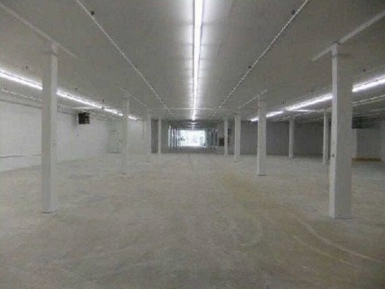 More Photos Of 790 Dundas St E, Mississauga Flex For Lease