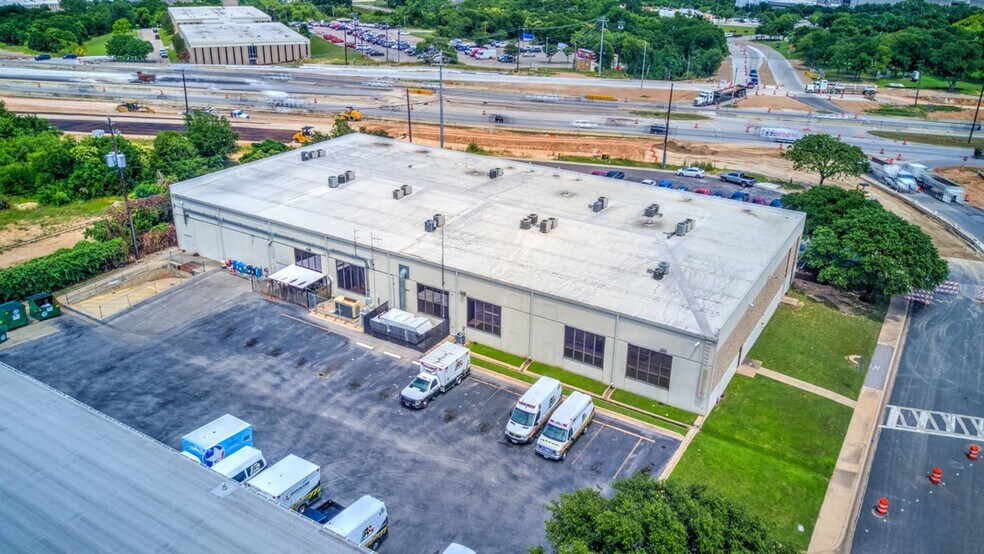 More Photos Of 4100 Ed Bluestein Blvd, Austin Warehouse For Lease
