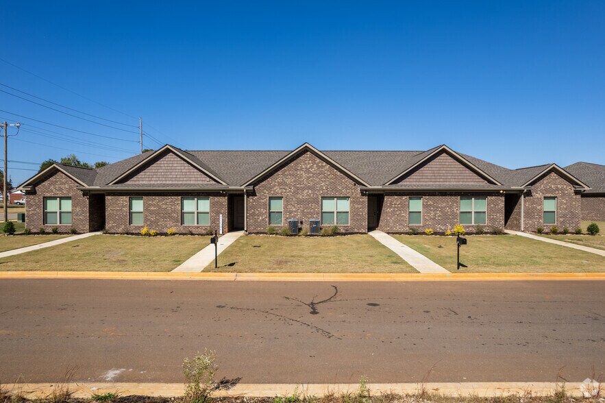 More Photos Of 18103 Mae Cir, Athens Apartments For Sale
