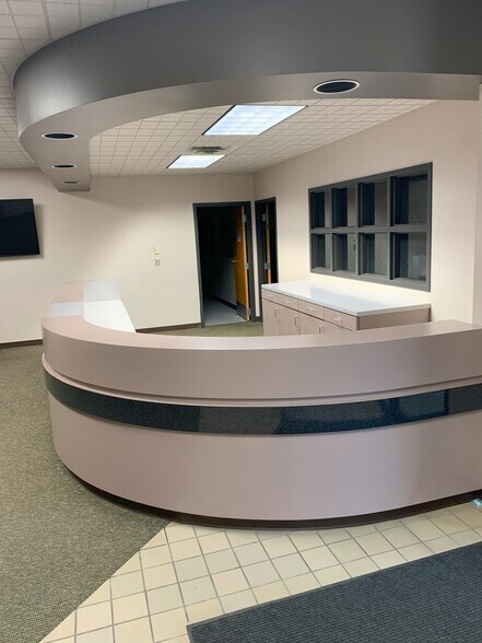 More Photos Of 3900 W 53rd St, Sioux Falls Office For Sale