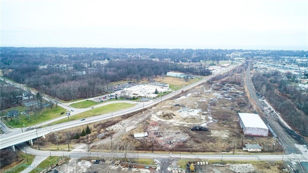 More Photos Of 1015 30th St, Ashtabula Distribution For Sale