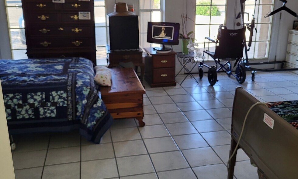 More Photos Of 710 N Mann Ave, Tucson Healthcare For Sale