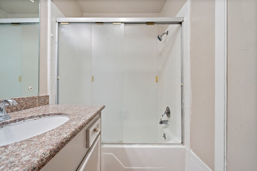 More Photos Of 2323 Burke, Pasadena Apartments For Sale