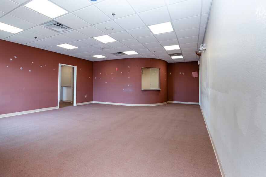 More Photos Of 5 Pine Cone Rd, Dayton Office For Sale
