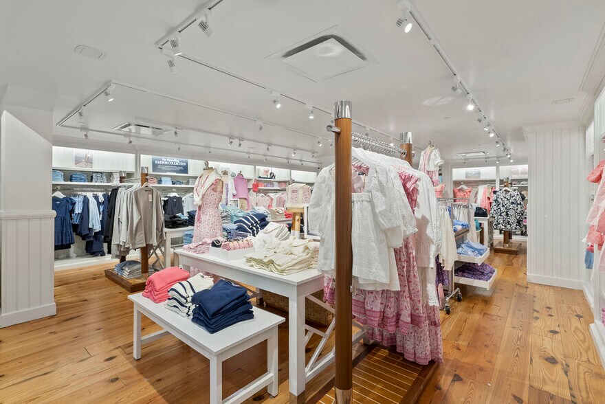 More Photos Of 1420-1422 Burlingame Ave, Burlingame Storefront For Lease