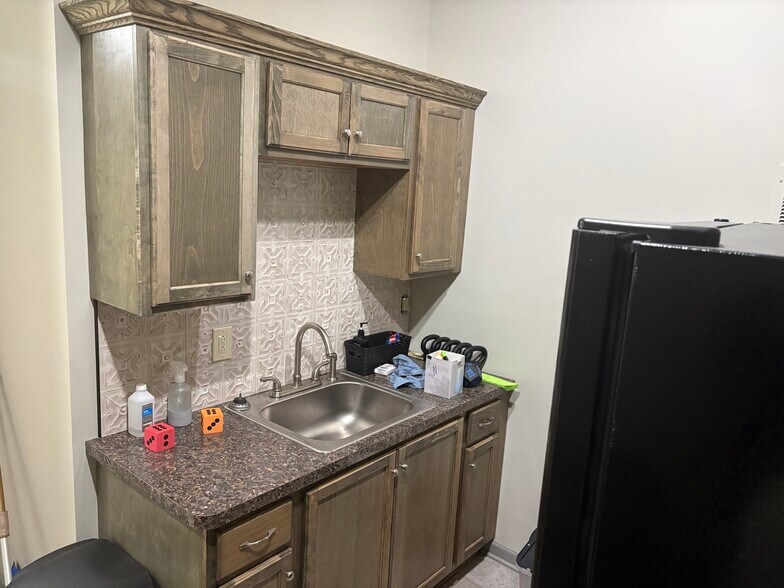 More Photos Of 116 Lake Ave, Buffalo Office For Lease