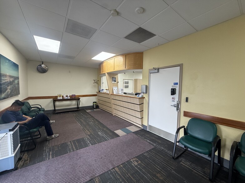 More Photos Of 3220 W Charleston Blvd, Las Vegas Medical For Lease