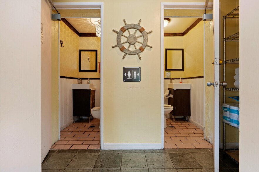 More Photos Of 81901 Overseas Hwy, Islamorada Restaurant For Sale
