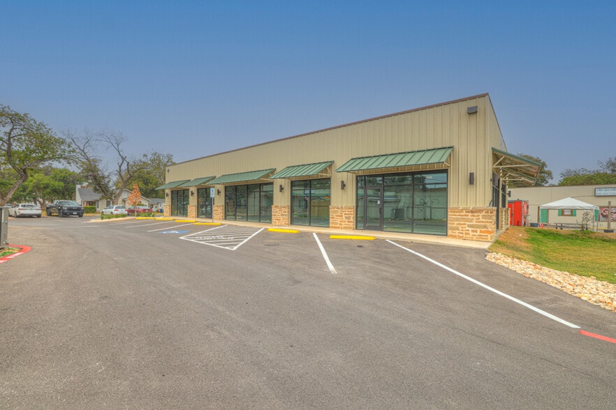 Primary Photo Of 840 S Business IH 35 St, New Braunfels Storefront For Lease