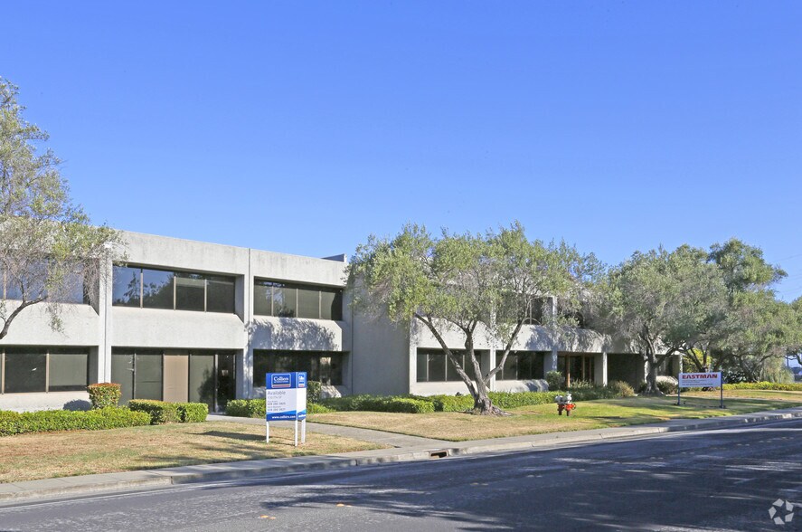 More Photos Of 3772-3788 Fabian Way, Palo Alto Research And Development For Lease