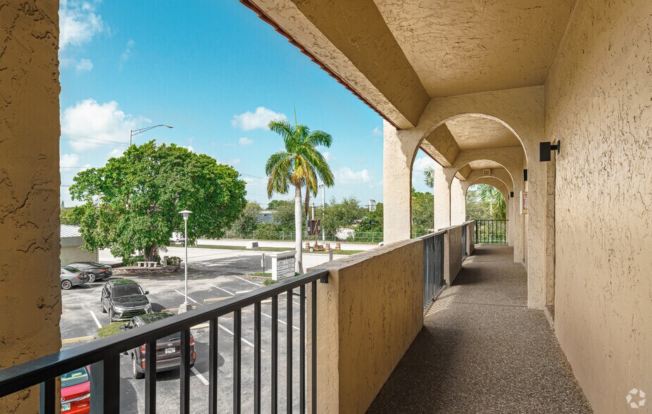 More Photos Of 3170 N Federal Hwy, Lighthouse Point Office For Lease