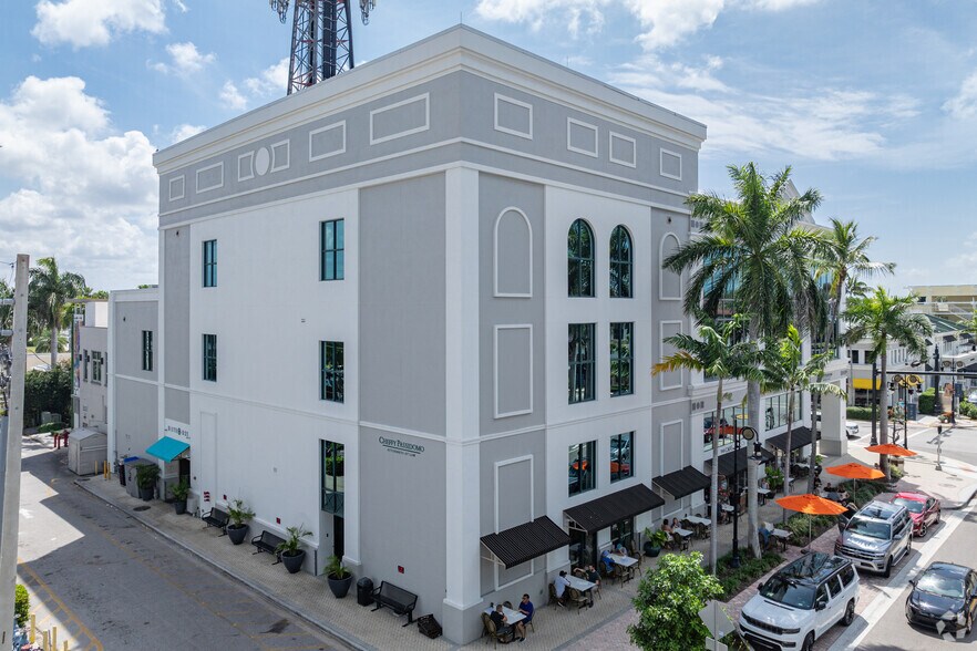 More Photos Of 821 5th Ave S, Naples Office For Lease