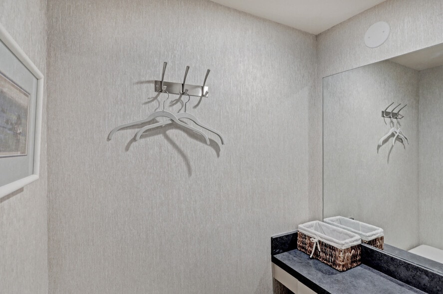 More Photos Of 3537 Forest Hill Blvd, West Palm Beach Medical For Lease