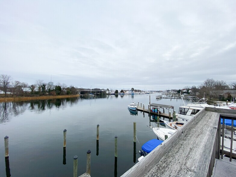 More Photos Of 14442 Solomons Island Rd, Solomons Restaurant For Lease