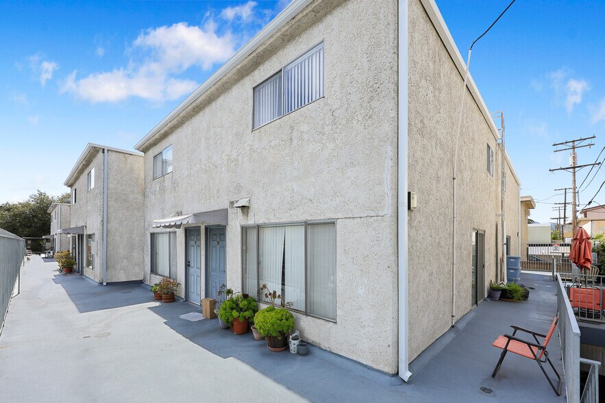 More Photos Of 333 Riverdale Dr, Glendale Apartments For Sale