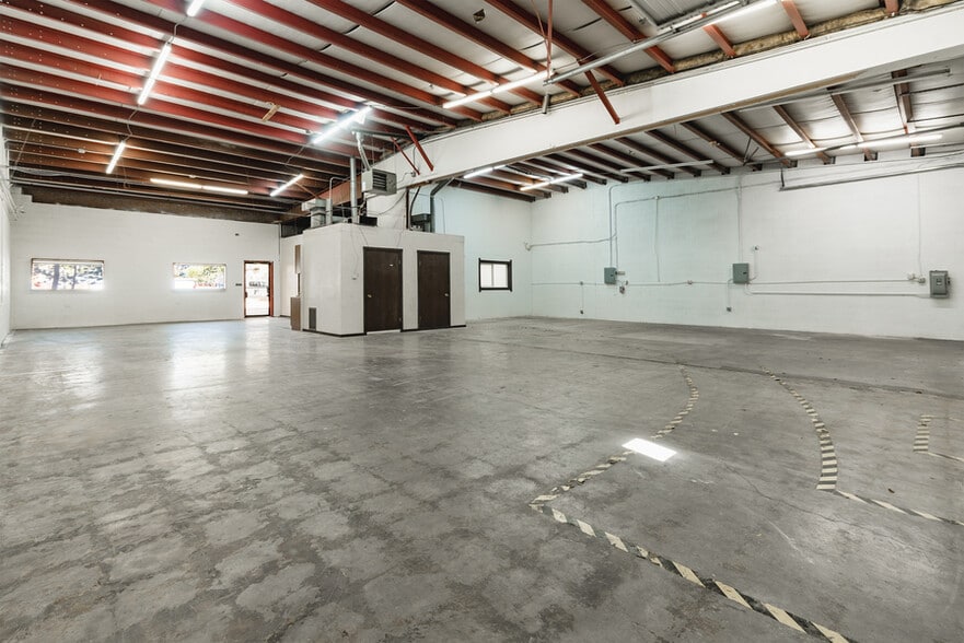 More Photos Of 418 E 3rd St, Loveland Light Manufacturing For Sale