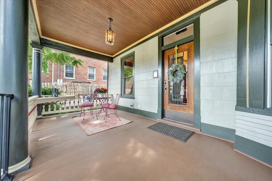 More Photos Of 1526 Franklin Rd SW, Roanoke Hospitality For Sale