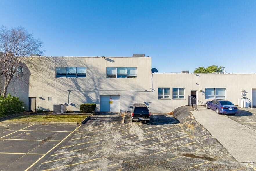More Photos Of 535 Broadhollow Rd, Melville Office For Sale