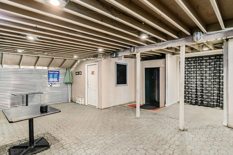 More Photos Of 1662 W Mound St, Columbus Restaurant For Sale